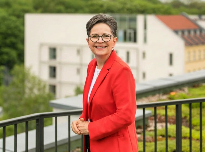 Helga Lensch